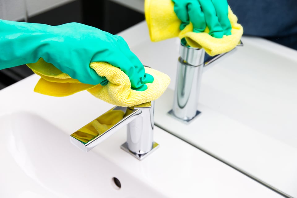 蛇口の掃除 水道の汚れ取りや吐水口の手入れ方法は コジカジ