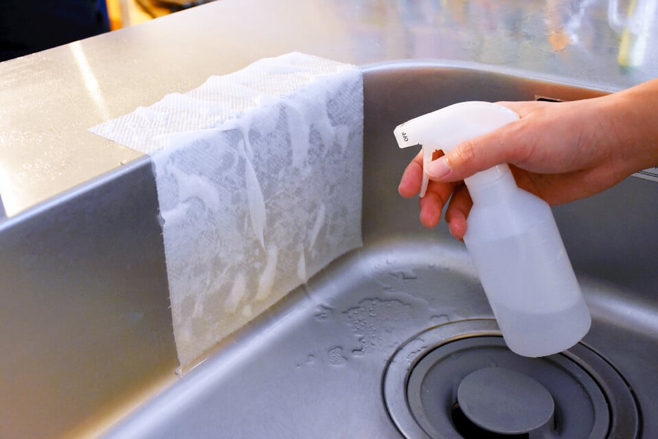 ステンレス製シンクの水垢の落とし方｜頑固な汚れはどう落とす？ コジカジ