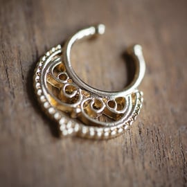 ピアス