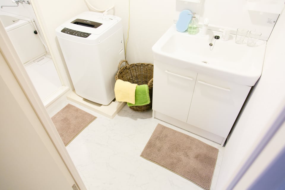 洗濯機の横の収納法 ラック 棚 を効率的に使う方法は コジカジ