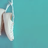 スニーカーは重曹で洗える 靴の汚れや臭いを落とす洗い方は コジカジ