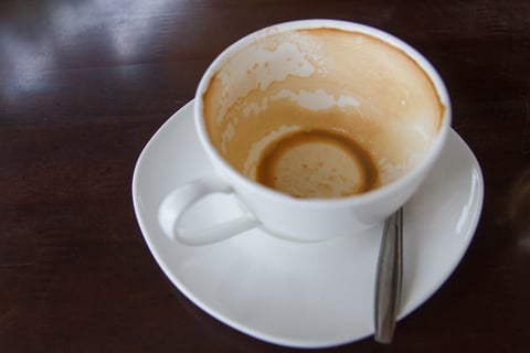 コーヒーを飲み終わったあとのカップ 茶渋