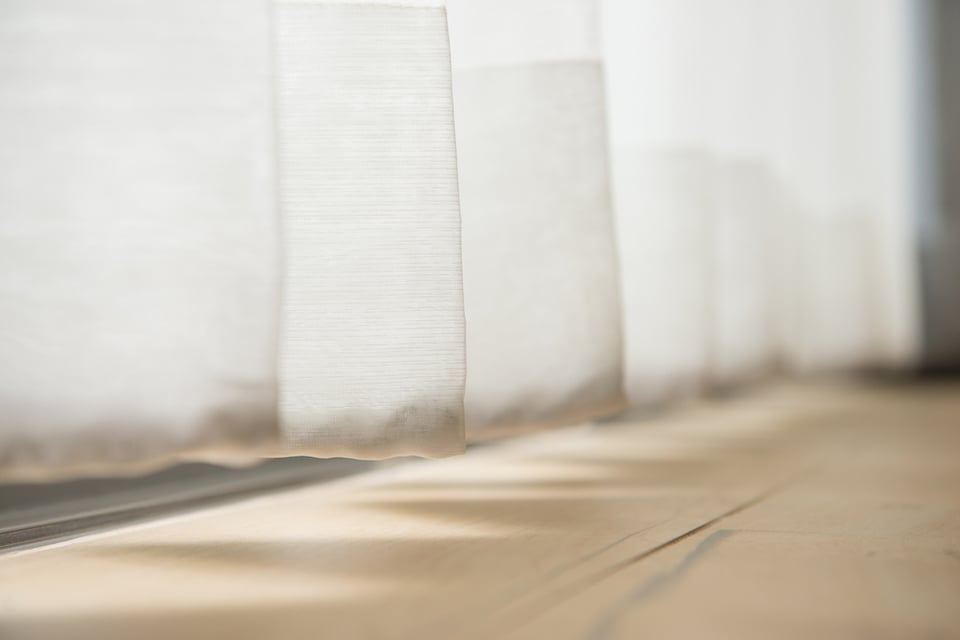 カーテンの結露対策 カビが生えないよう清潔に保つ方法は コジカジ