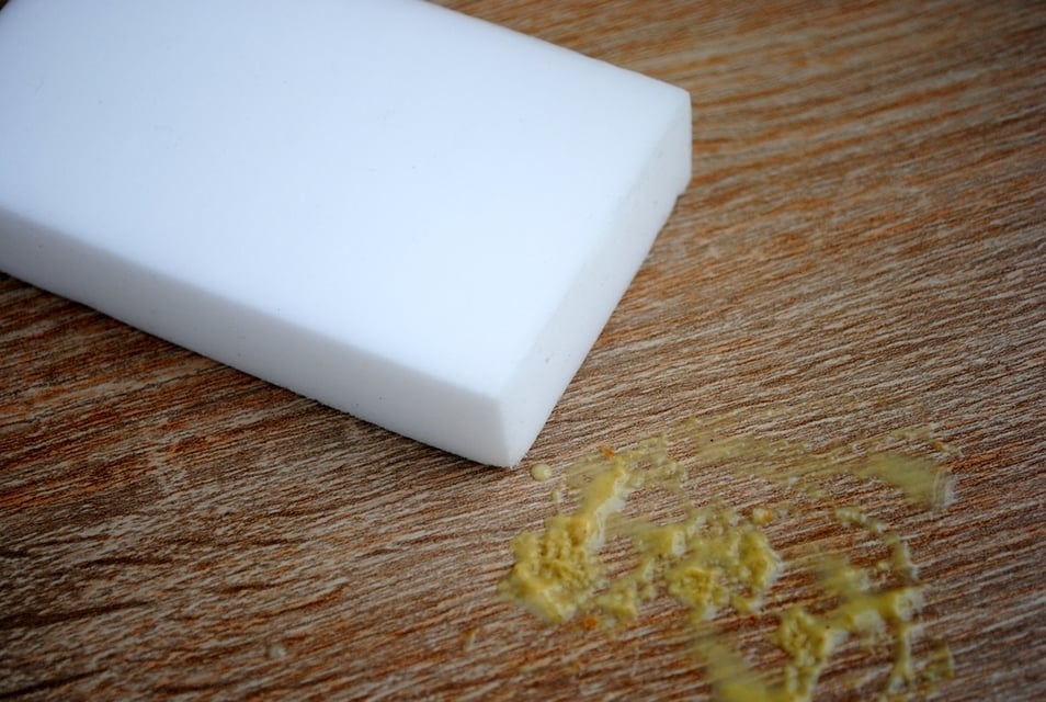 メラミンスポンジを使うと傷がつく素材｜修復できるの？ コジカジ