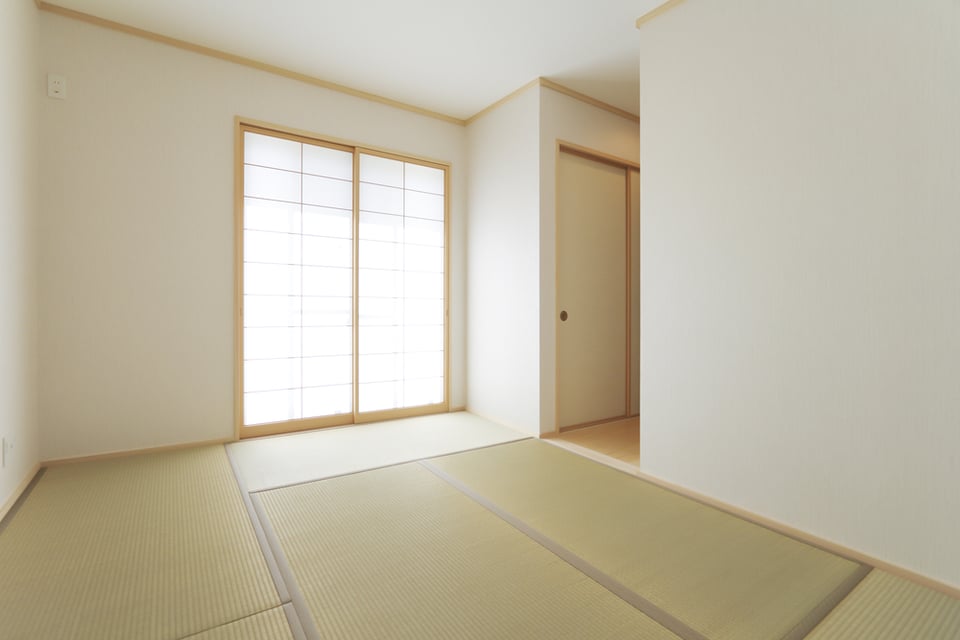 畳にシミができた 染み抜きのやり方は 時間が経ったら取れない コジカジ