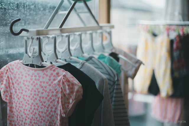 雨でも洗濯物は乾くの？雨に濡れたらどうする？生乾きを防ぐには 