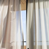 カーテンはクリーニングに出すべき 料金は コジカジ