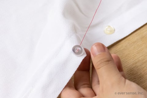 2つ穴ボタンの付け方