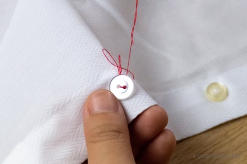 2つ穴ボタンの付け方