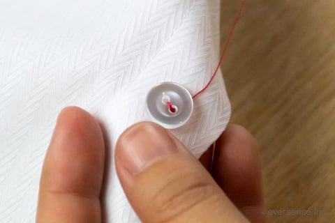 2つ穴ボタンの付け方