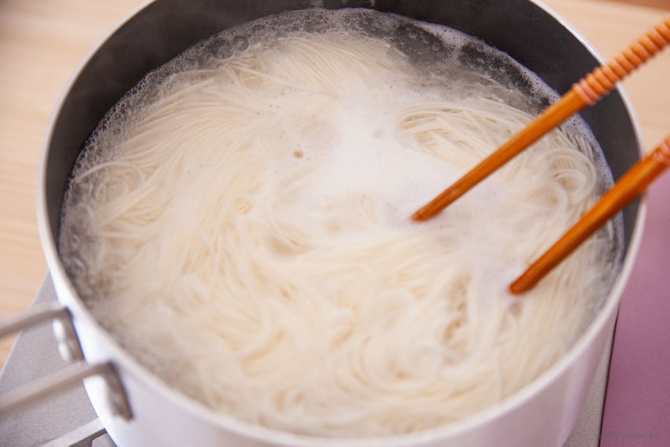 湯がく意味 – 湯がく 方言 _ ベーグルを茹でる理由 なぜパンを茹でるのか – NQZJBQ