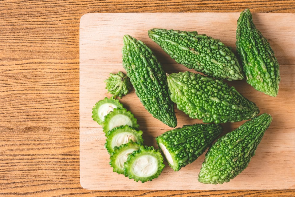 ゴーヤの切り方 難しい工程なしでよりおいしく 苦味も変わる コジカジ