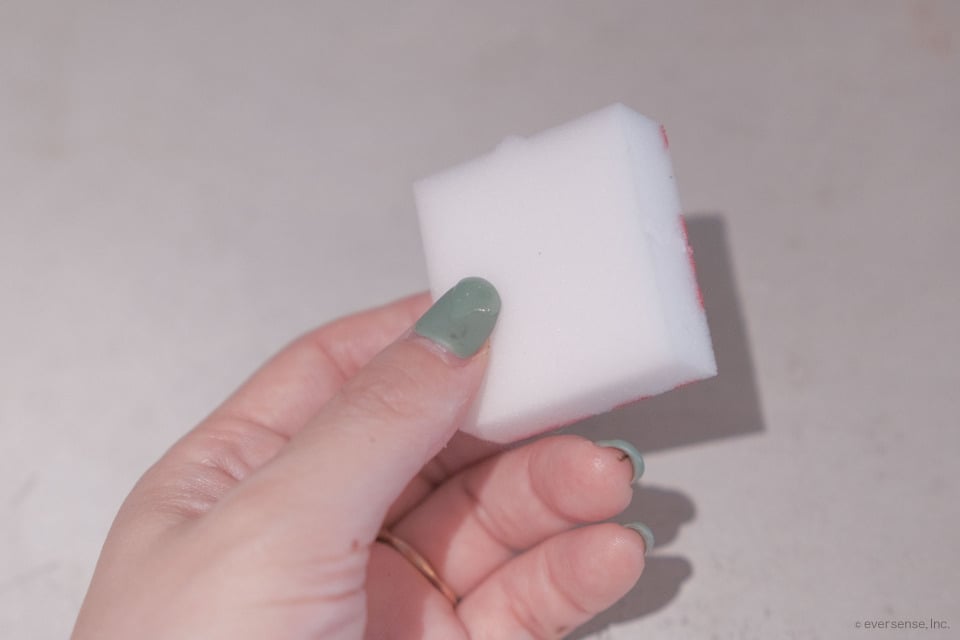 メラミンスポンジを使うと傷がつく素材｜修復する方法はある？ コジカジ